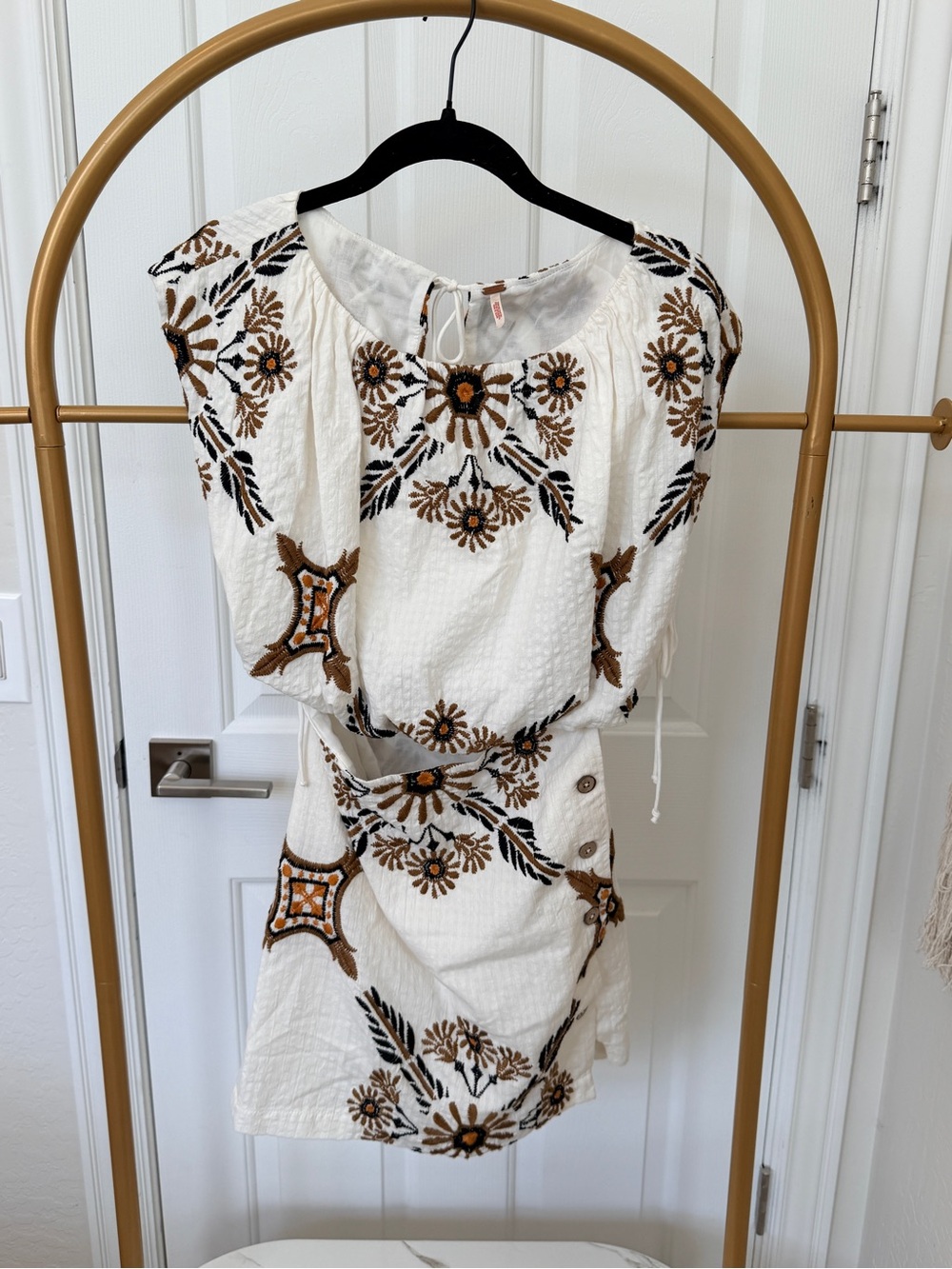 Free People Embroidered White Floral Tie-Back Women’s Top